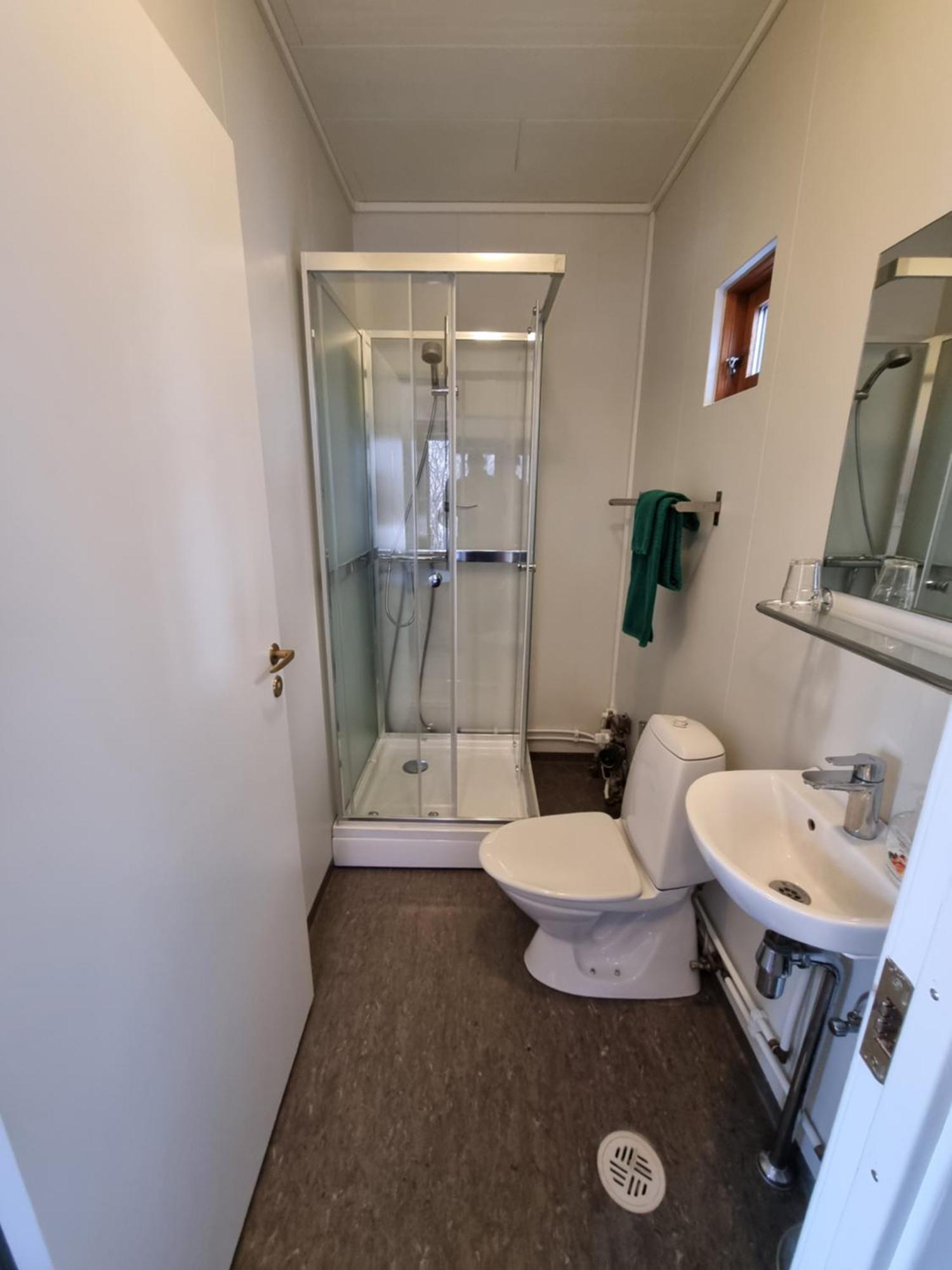 Guesthouse Petursborg アークレイリ エクステリア 写真